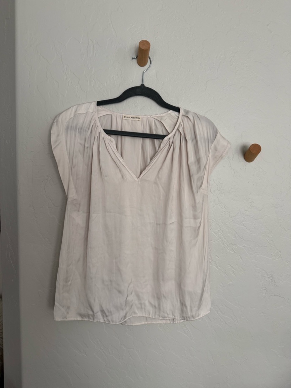 Ulla Johnson Soft Cream V-Neck Cap Sleeve Blouse